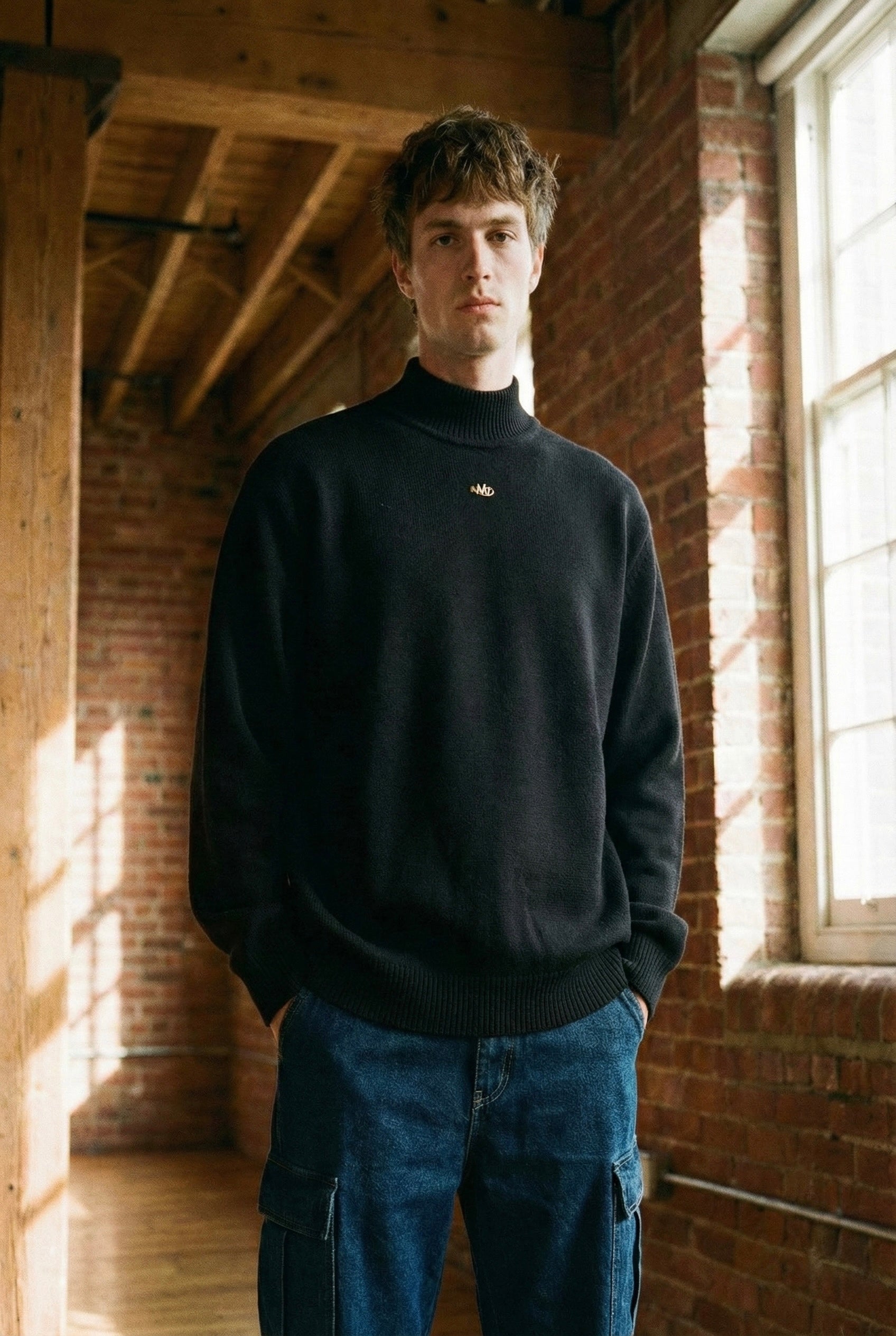 Signature Pullover – Black