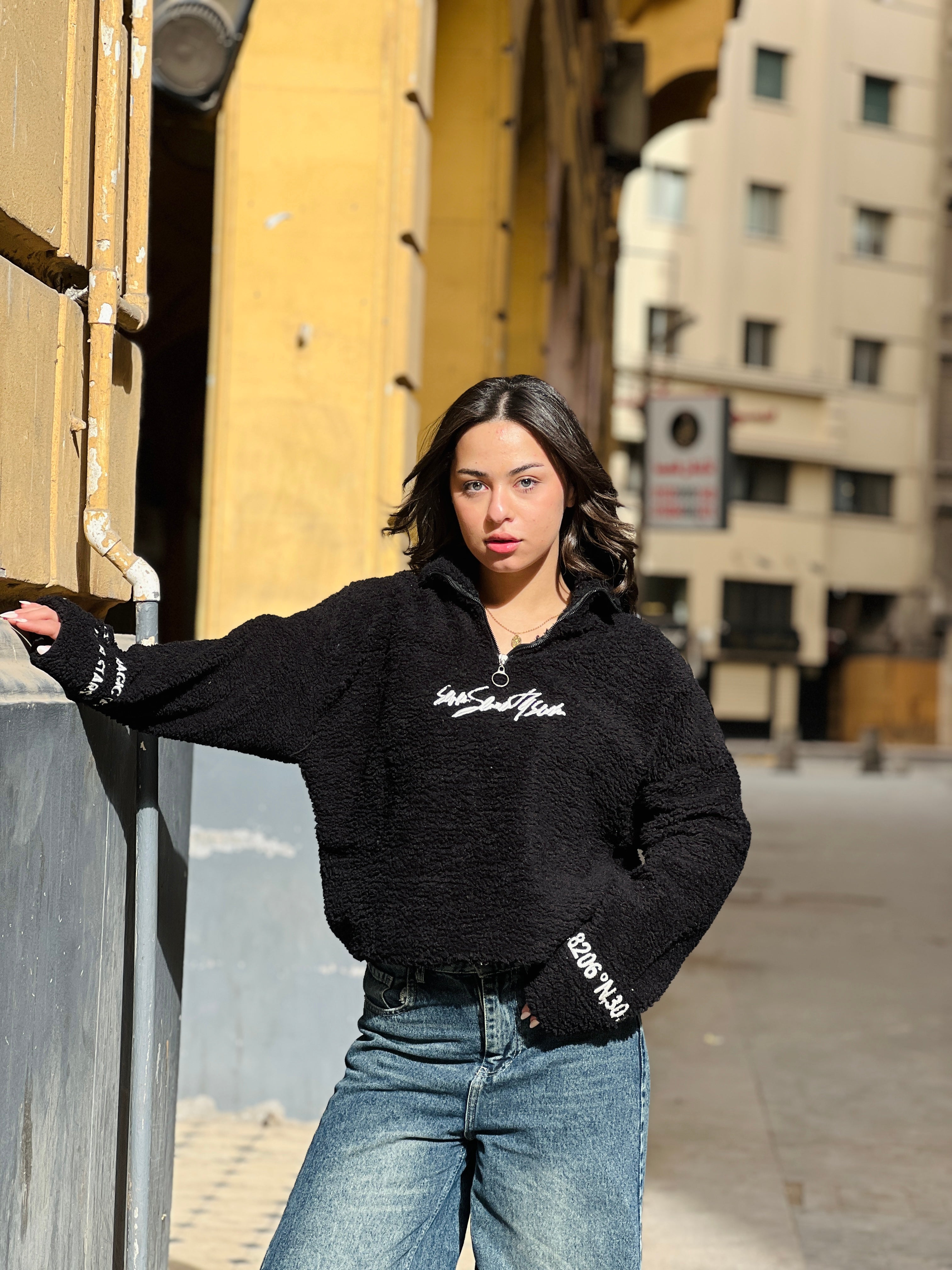 Kaheel Quarter Zipper-Black-