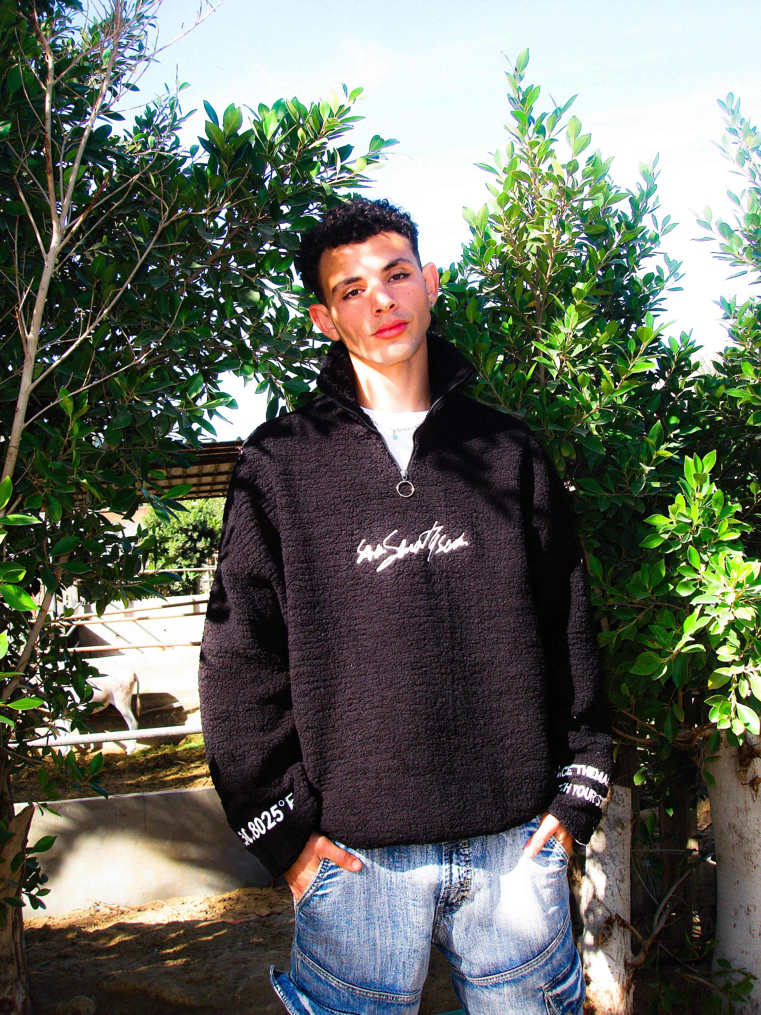 Kaheel Quarter Zipper-Black-